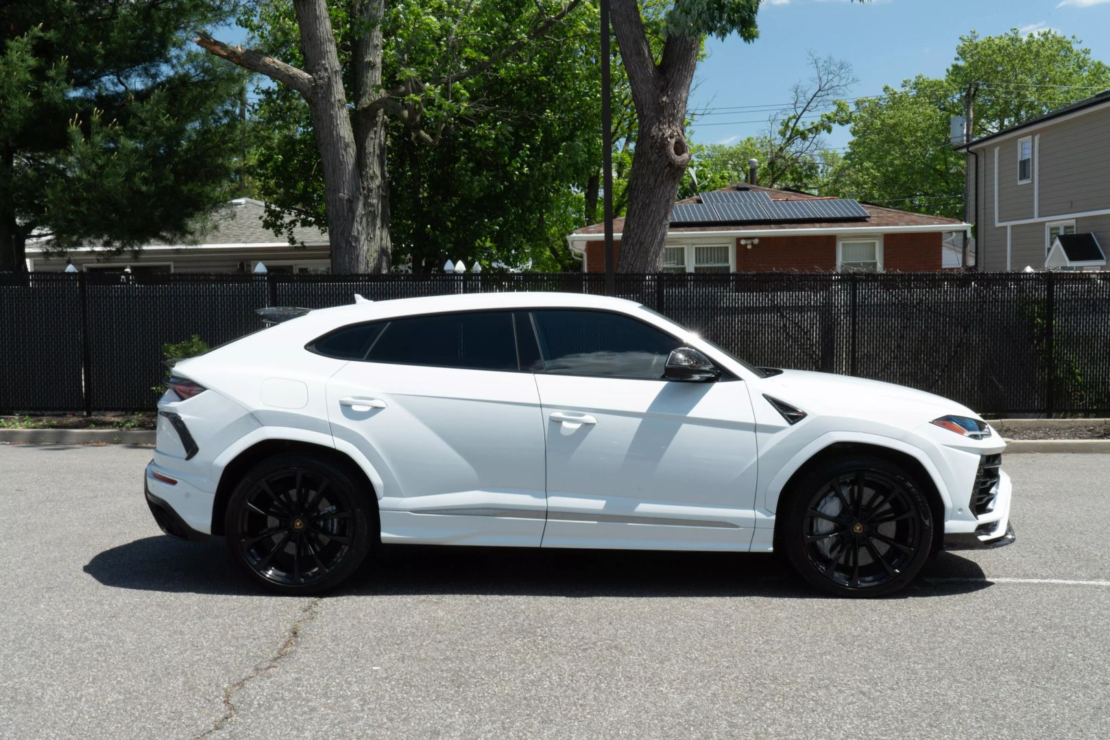 2019 Lamborghini Urus - Image 20