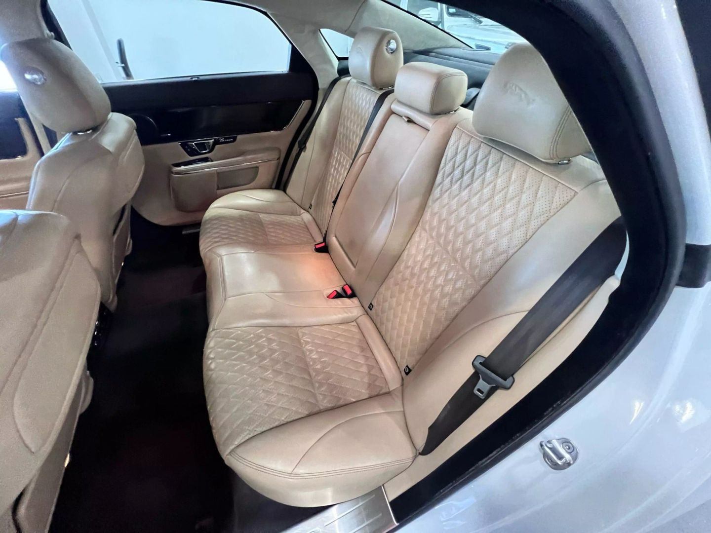 2016 Jaguar Xj Xjl Portfolio Sedan 4d - Image 16