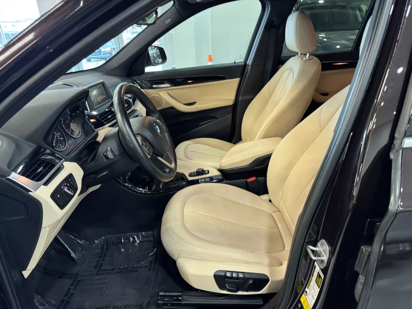 2016 Bmw X1 Xdrive28i Sport Utility 4d - Image 16