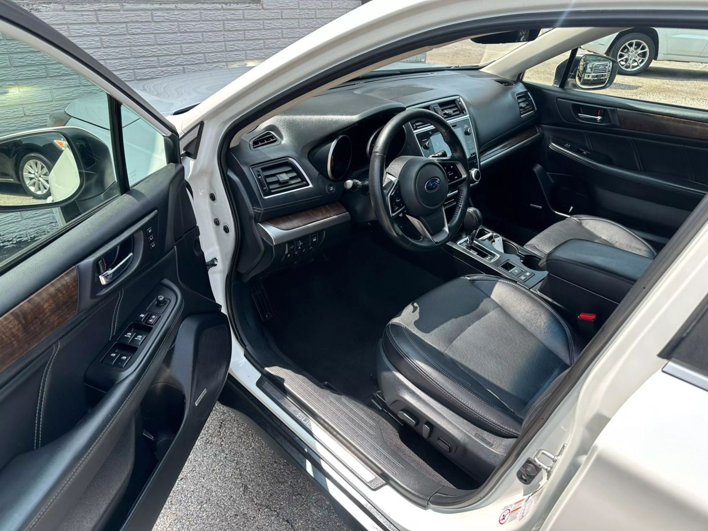 2018 Subaru Outback - Image 20