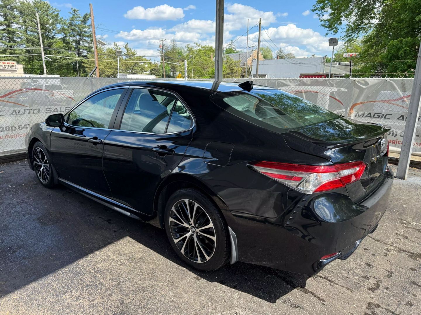 2019 Toyota Camry - Image 13