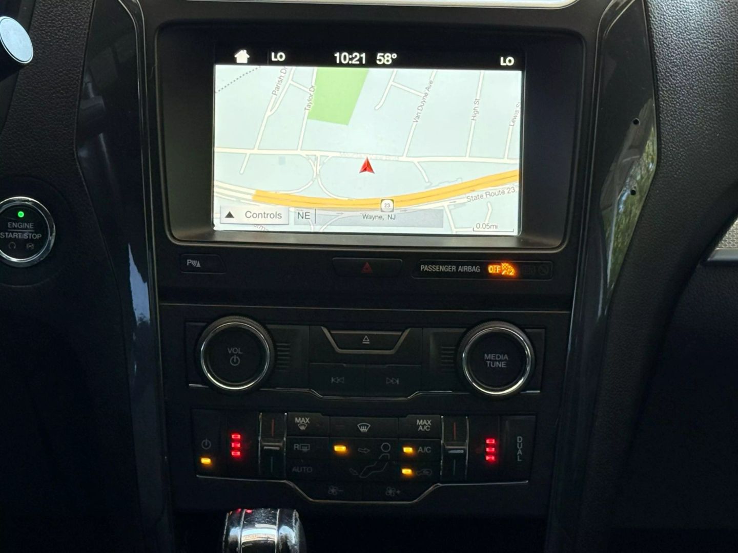 2017 Ford Explorer - Image 29