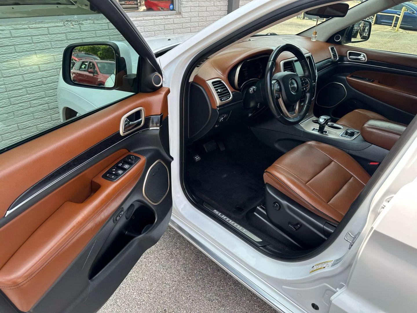 2015 Jeep Grand Cherokee - Image 17