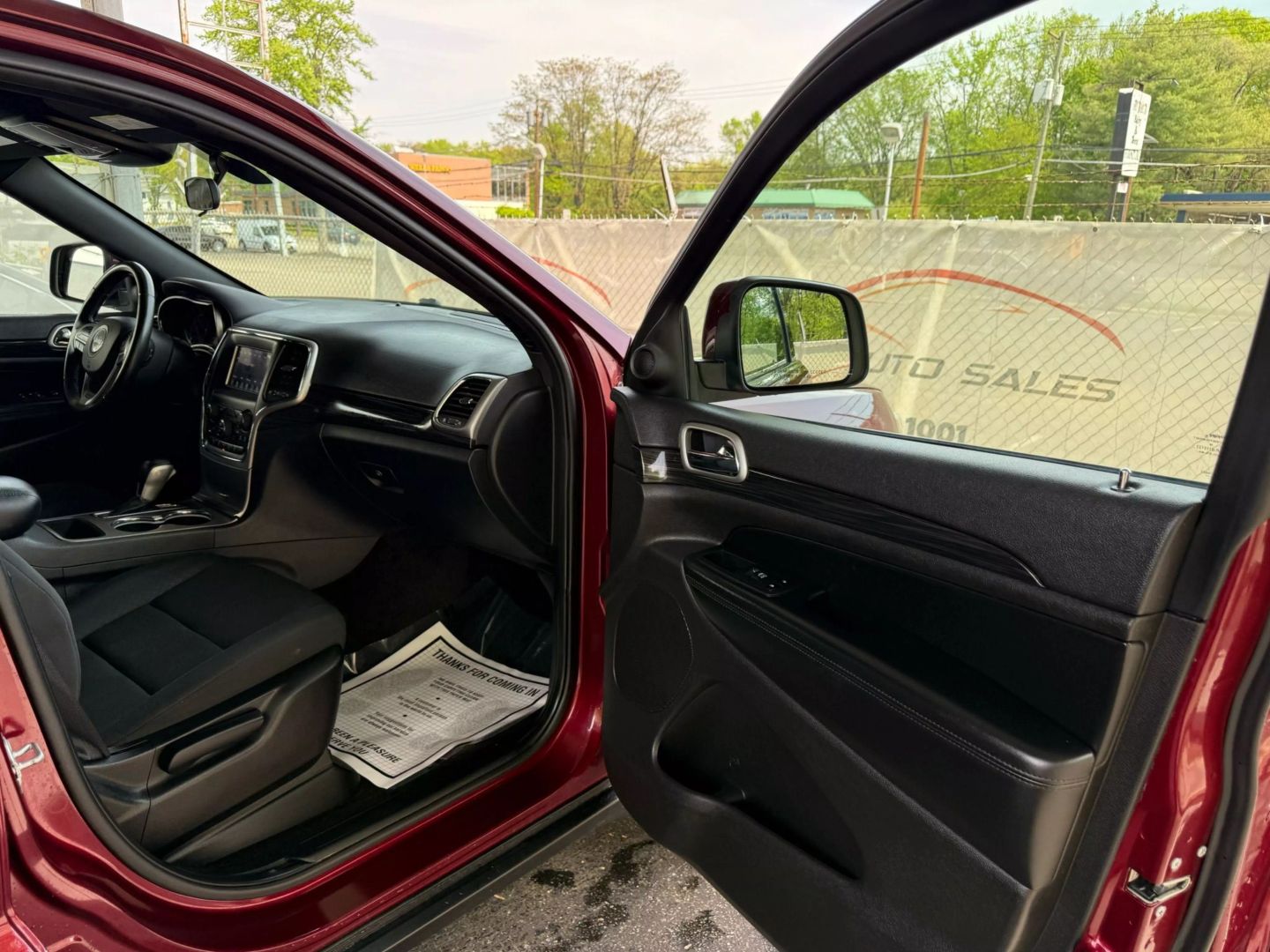 2019 Jeep Grand Cherokee - Image 23
