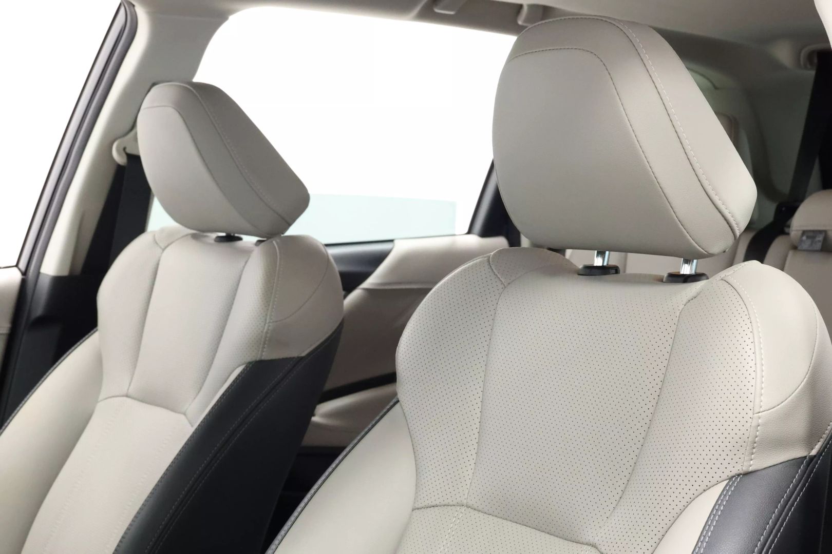 2021 Subaru Forester - Image 17