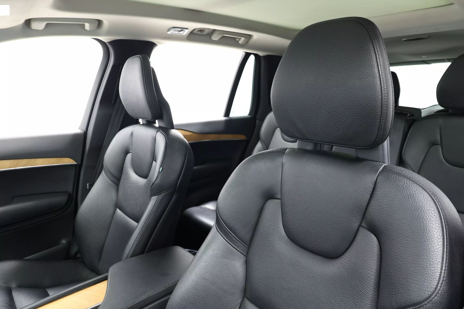 2022 Volvo Xc90 - Image 17
