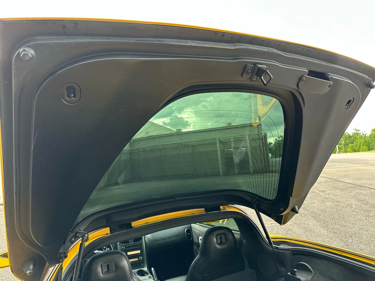 2005 CHEVROLET CORVETTE COUPE V8, 6.0 LITER COUPE 2D