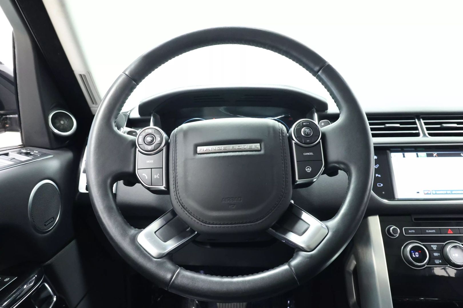 2016 Land Rover Range Rover - Image 26