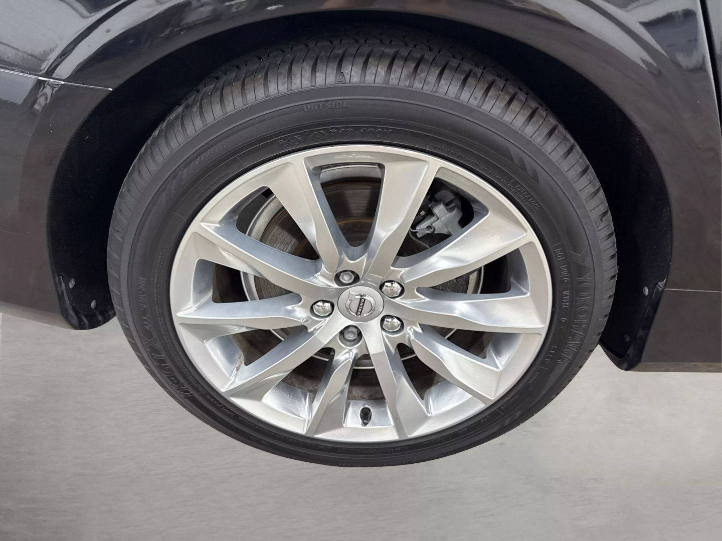 2017 Volvo S90 - Image 16