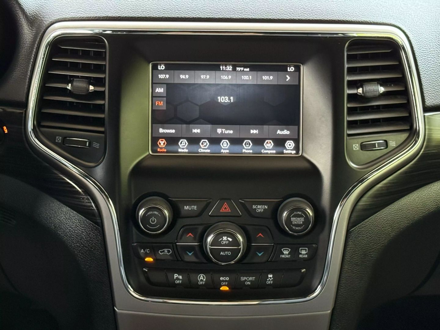 2019 Jeep Grand Cherokee - Image 27