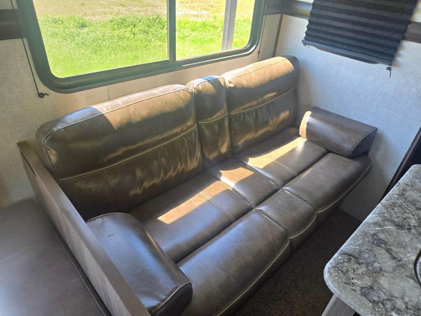 2021 Keyston Rv Zinger Zr328 Sb21 - Image 13