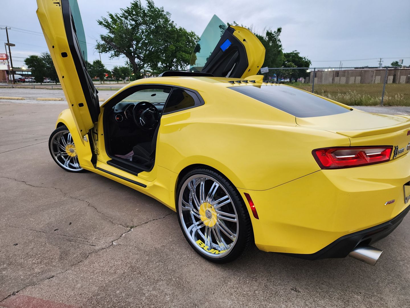2017 Chevrolet Camaro - Image 3