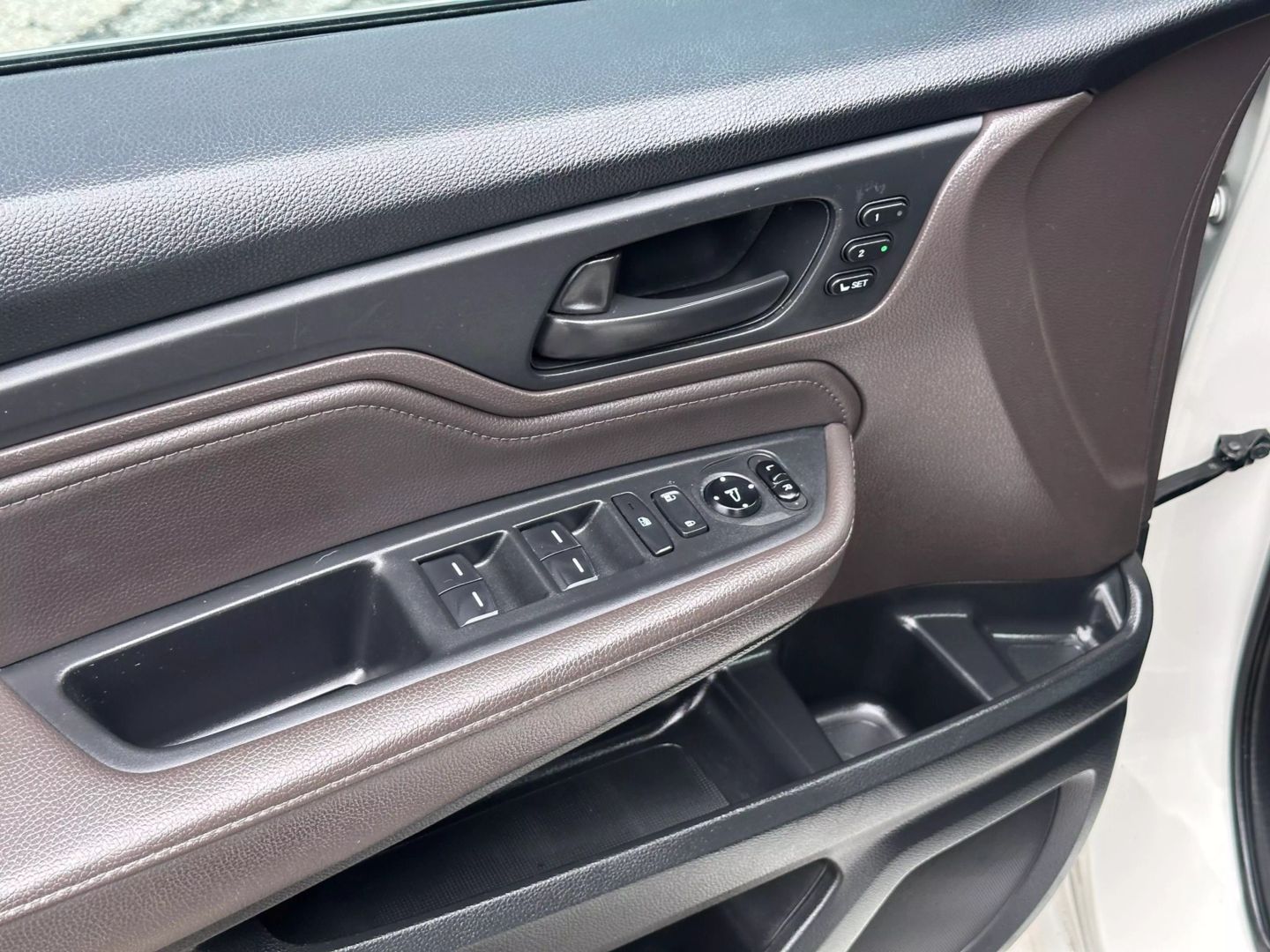 2018 Honda Odyssey - Image 12