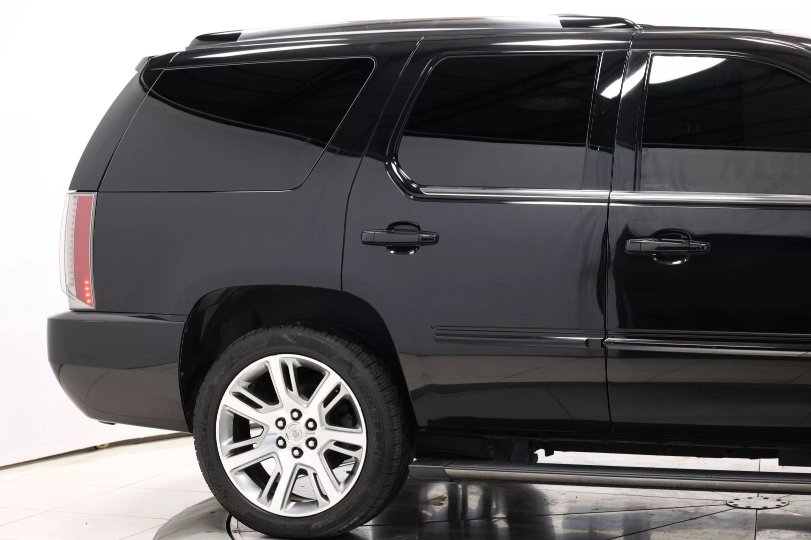 2012 Cadillac Escalade - Image 66
