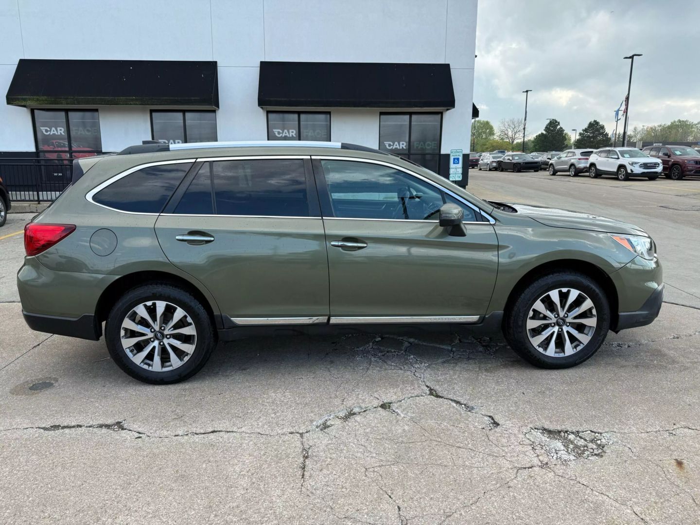 2017 Subaru Outback - Image 16