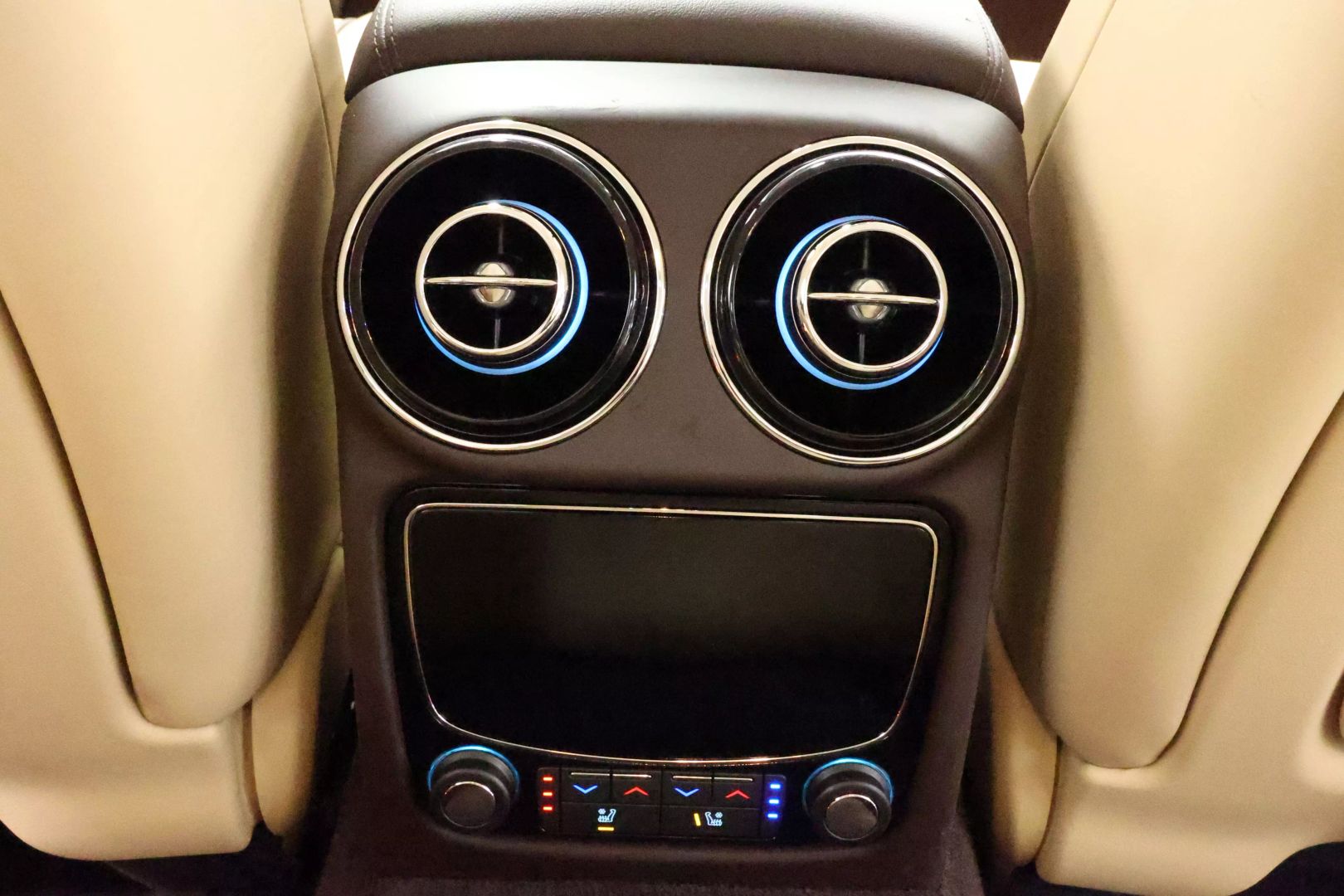 2017 Jaguar Xj - Image 79