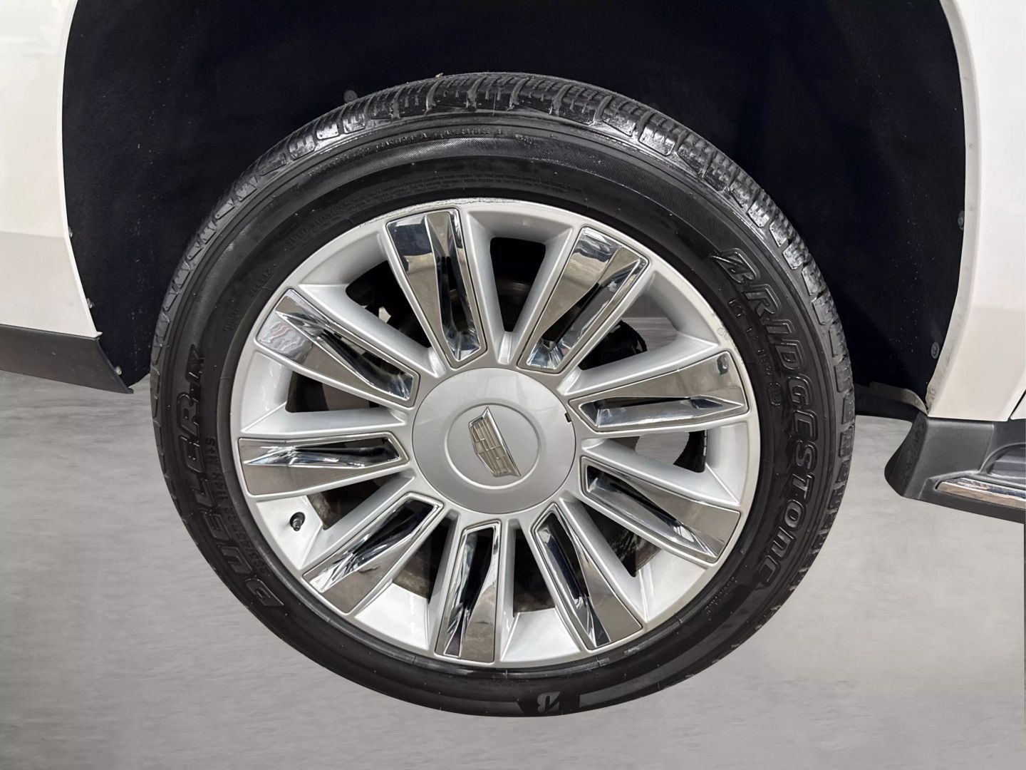 2016 Cadillac Escalade Esv - Image 14