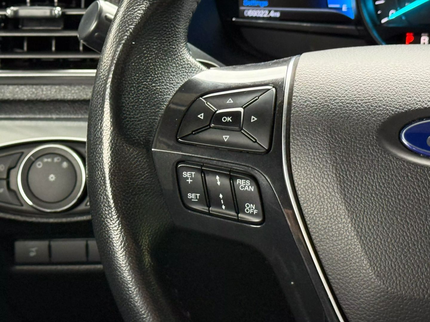 2017 Ford Explorer - Image 38