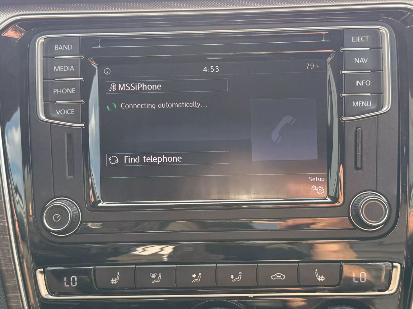 2017 Volkswagen Passat - Image 37