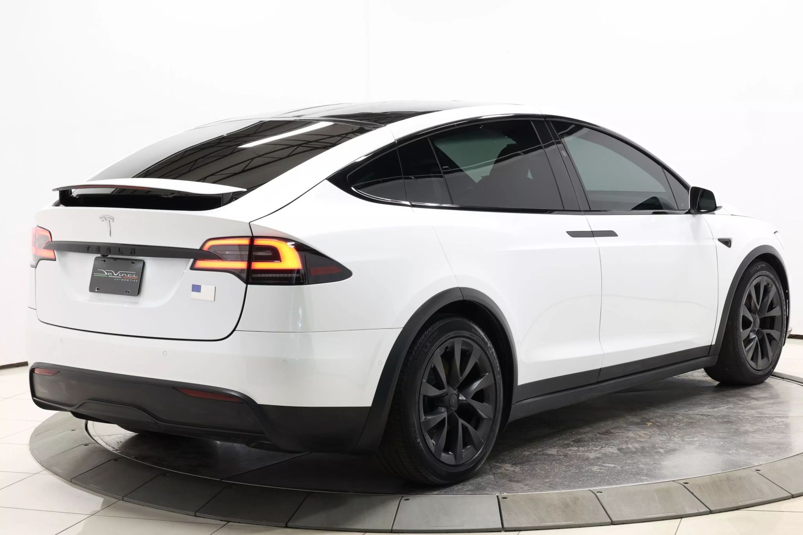 2023 Tesla Model X - Image 4