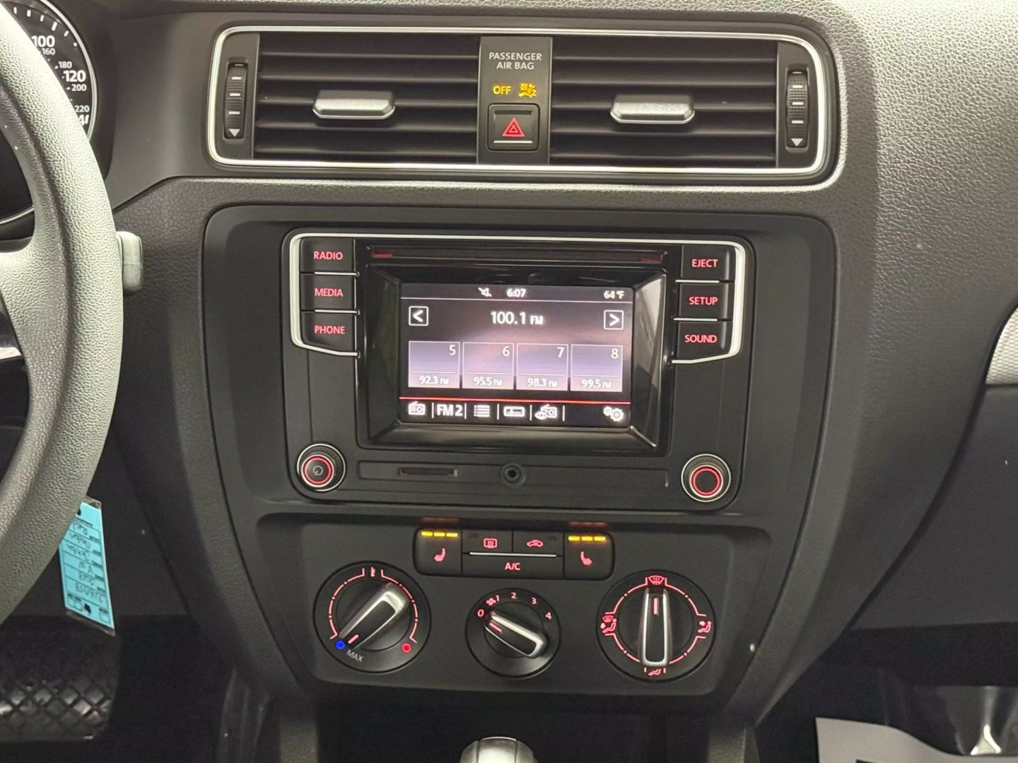 2018 Volkswagen Jetta - Image 28