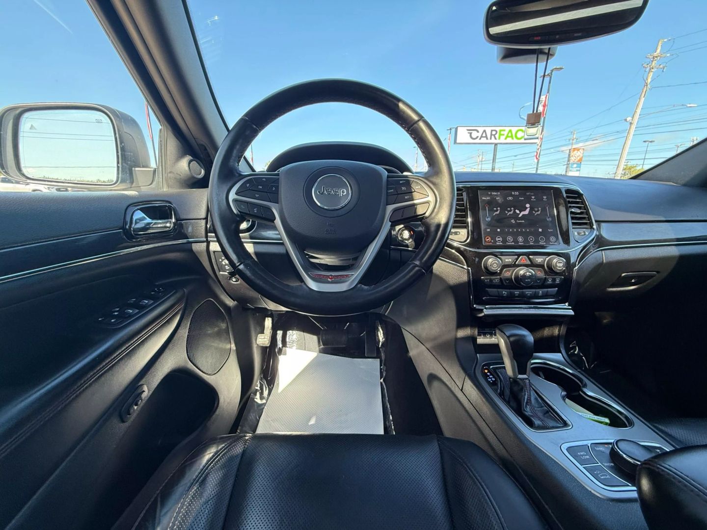 2020 Jeep Grand Cherokee - Image 30