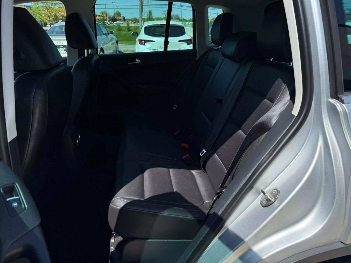 2013 Volkswagen Tiguan - Image 20