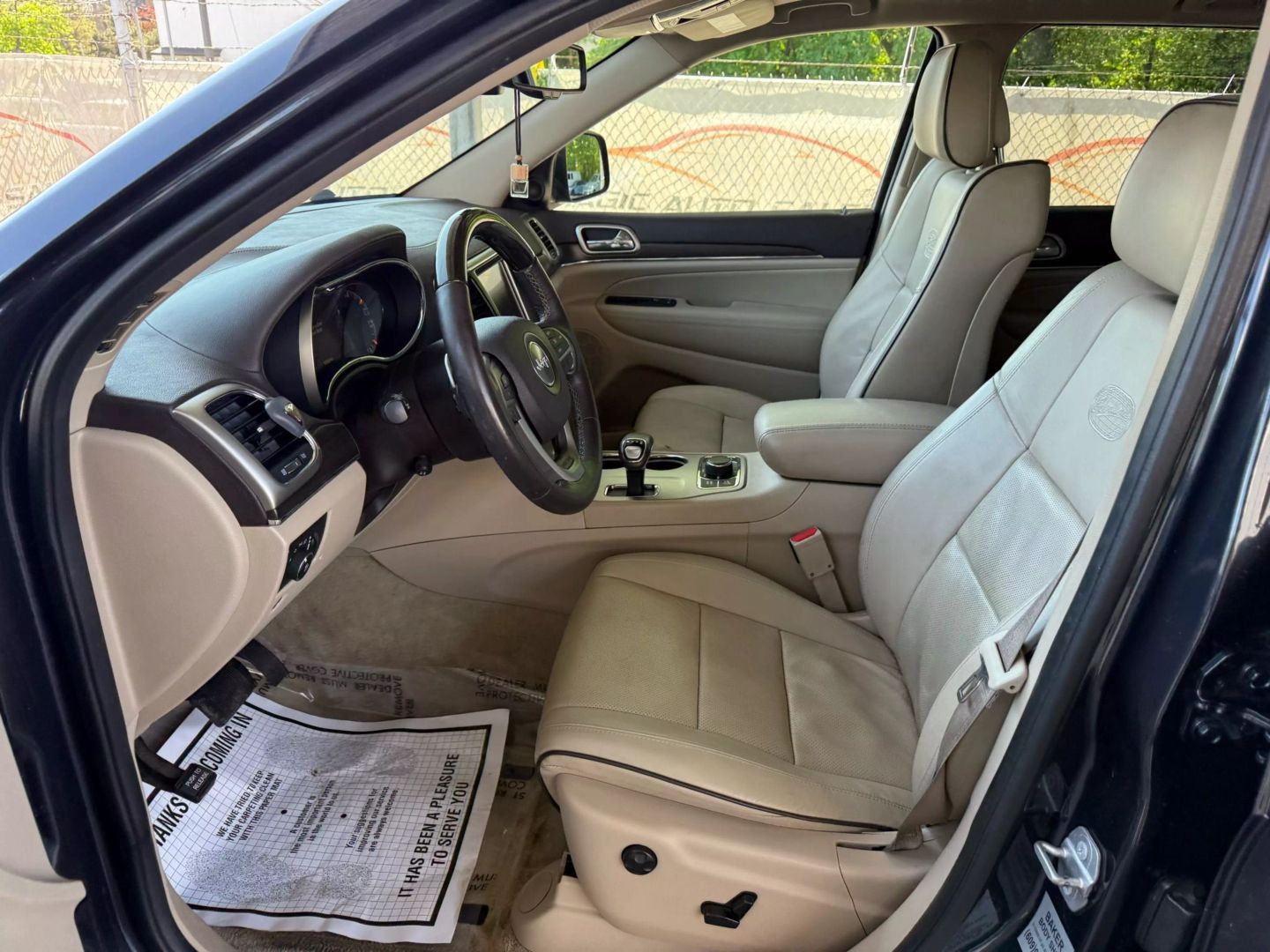 2015 Jeep Grand Cherokee - Image 15