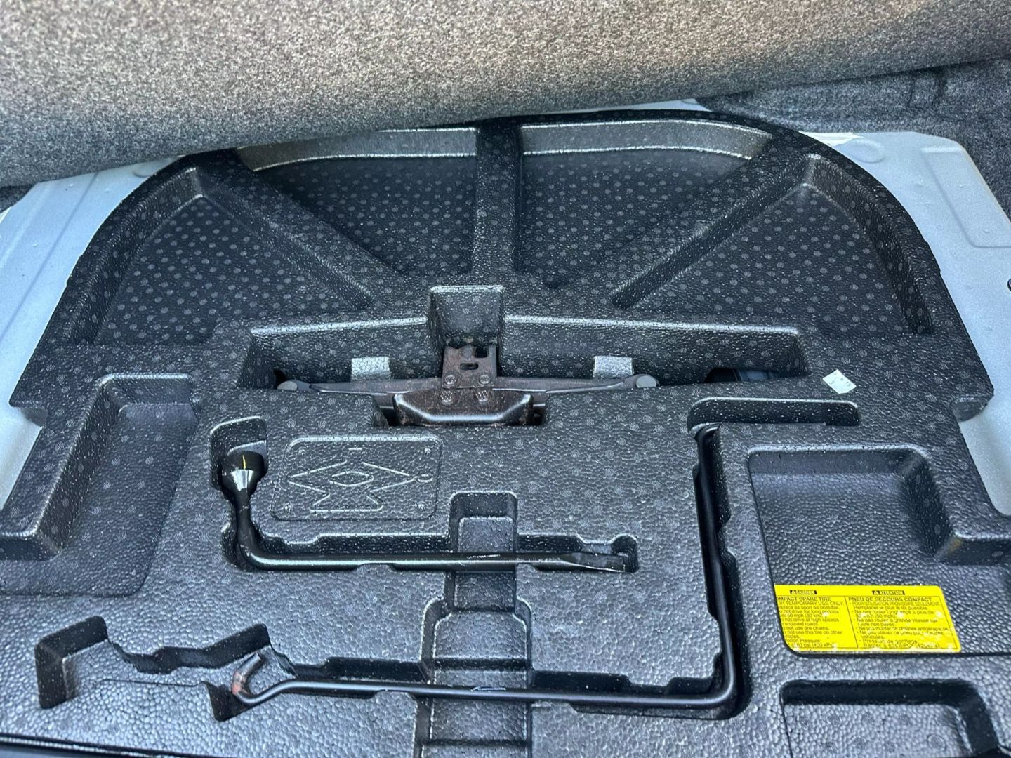 2015 Toyota Camry - Image 29