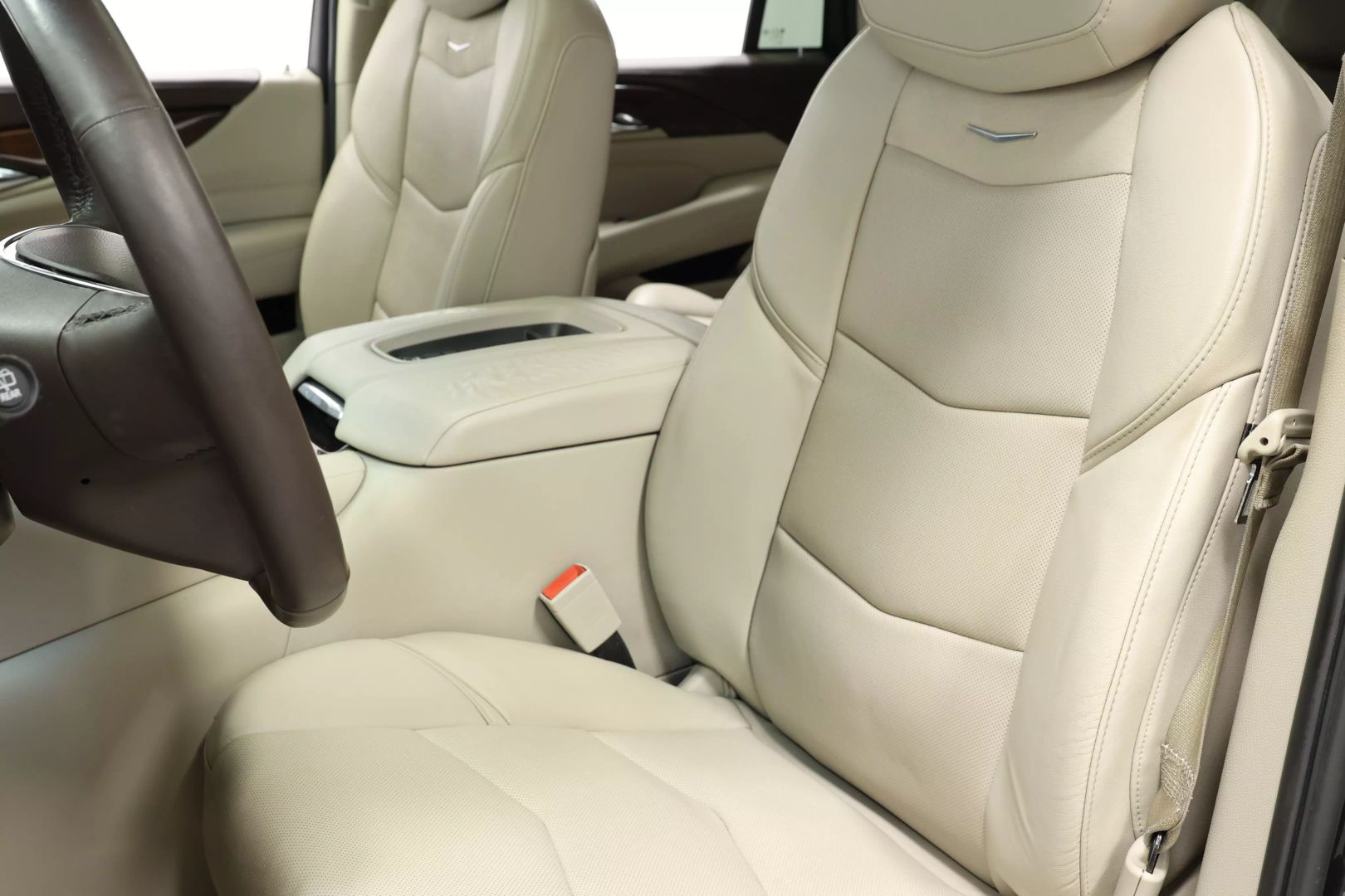 2017 Cadillac Escalade - Image 20