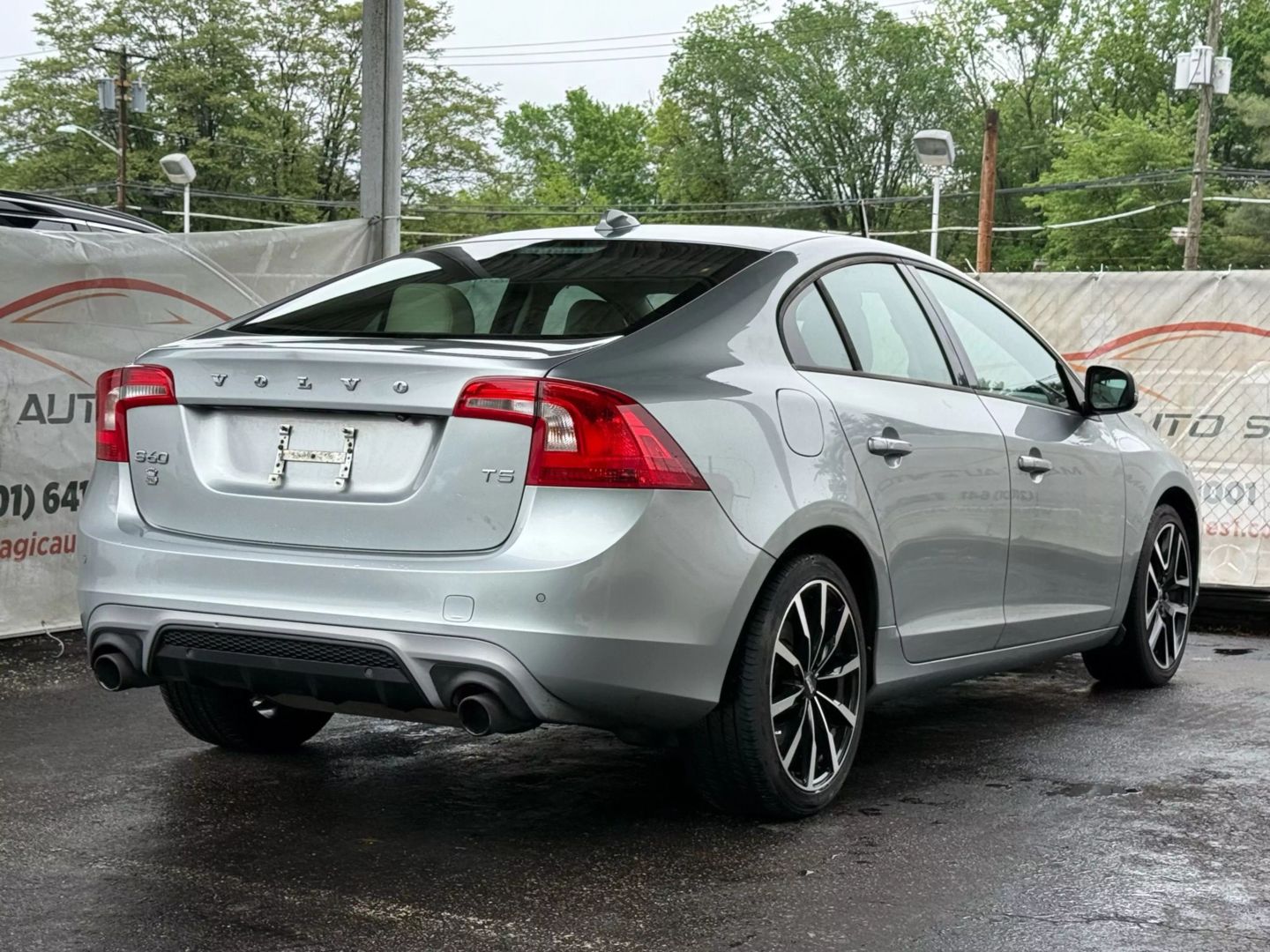 2018 Volvo S60 - Image 9