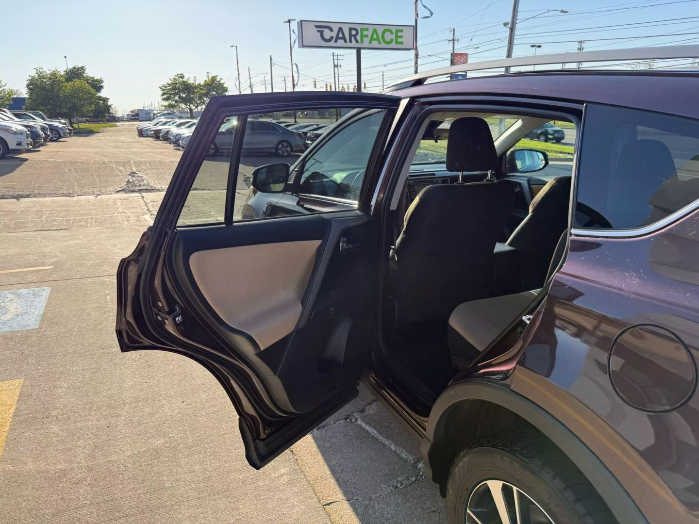 2017 Toyota Rav4 - Image 18
