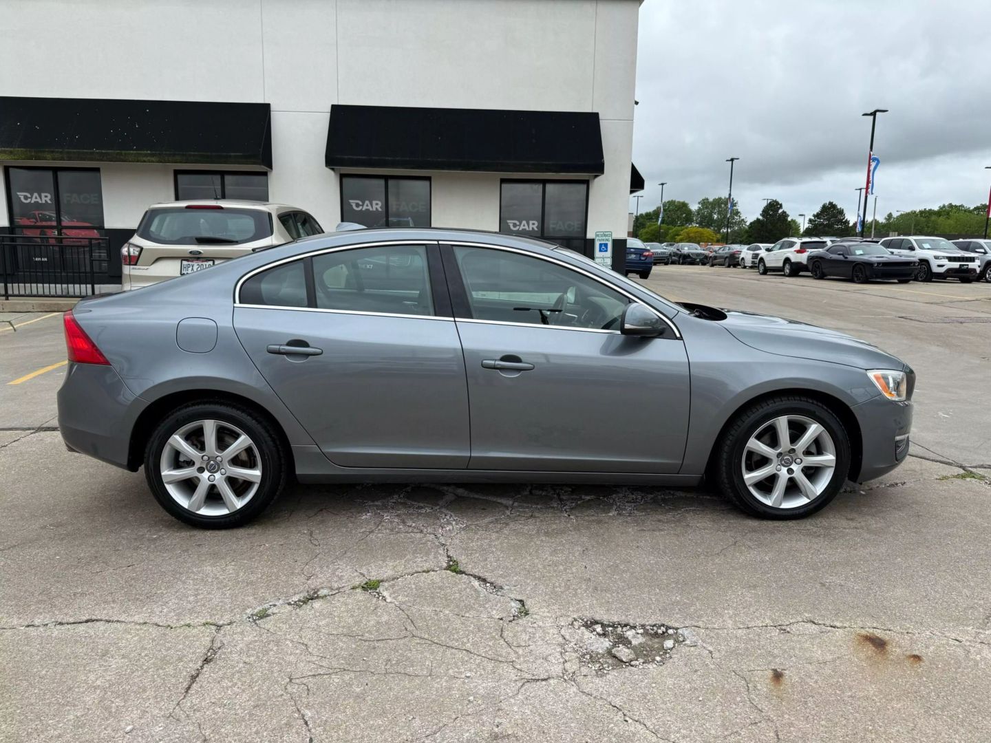 2016 Volvo S60 - Image 15