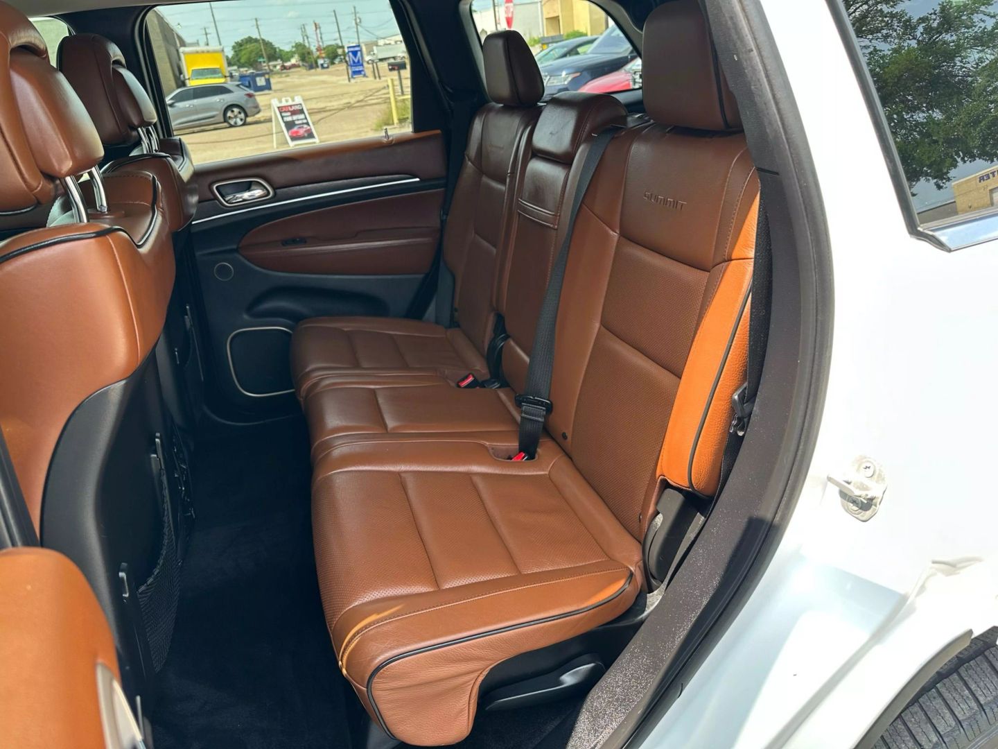 2015 Jeep Grand Cherokee - Image 26
