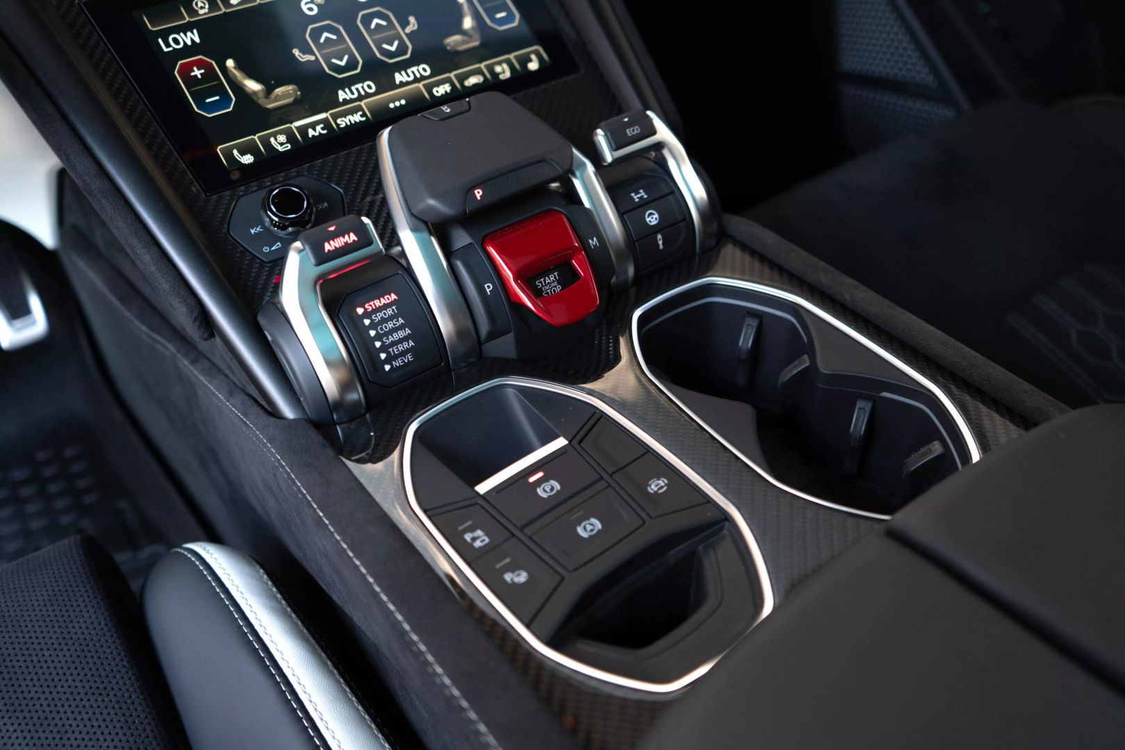 2024 Lamborghini Urus - Image 44
