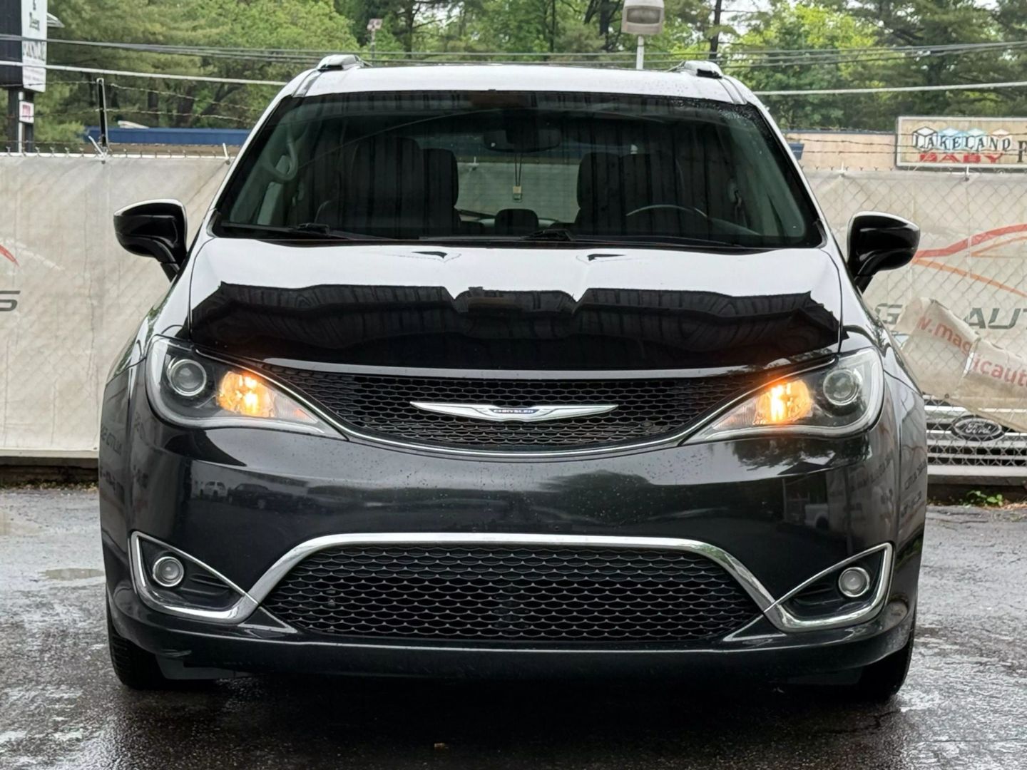 2020 Chrysler Pacifica - Image 5