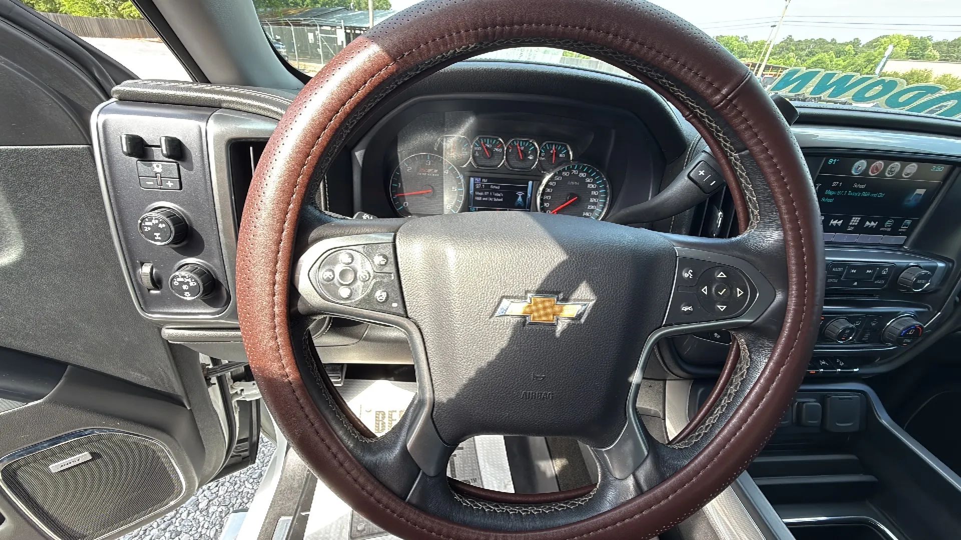 Image 8 of 2016 CHEVROLET SILVERADO 1500 CREW CAB