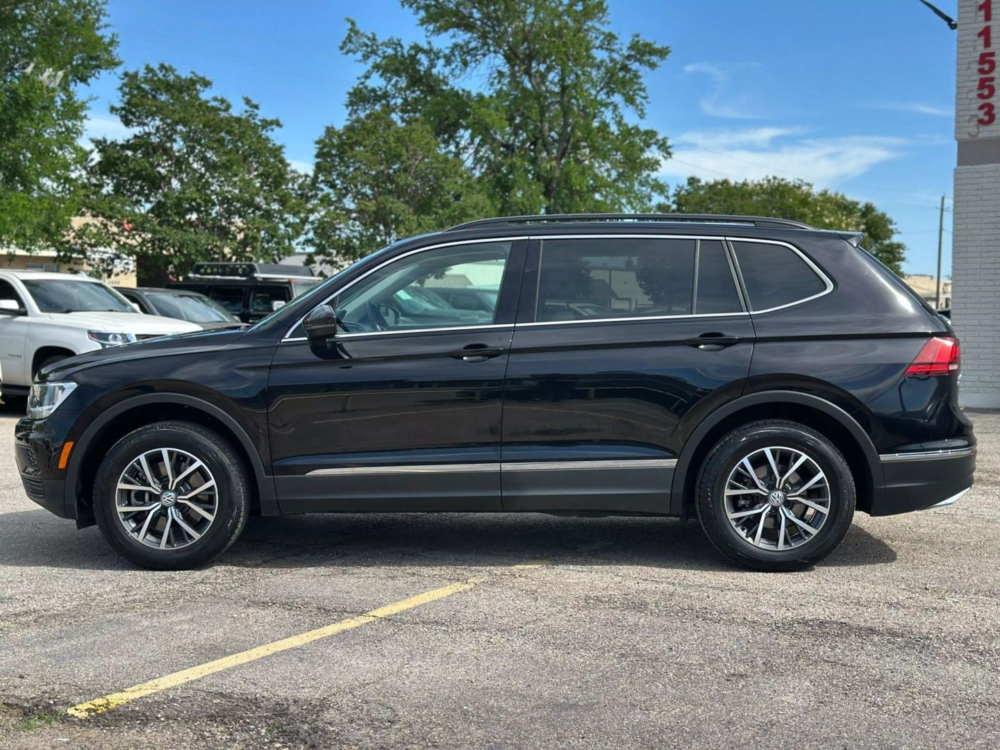2020 Volkswagen Tiguan - Image 3