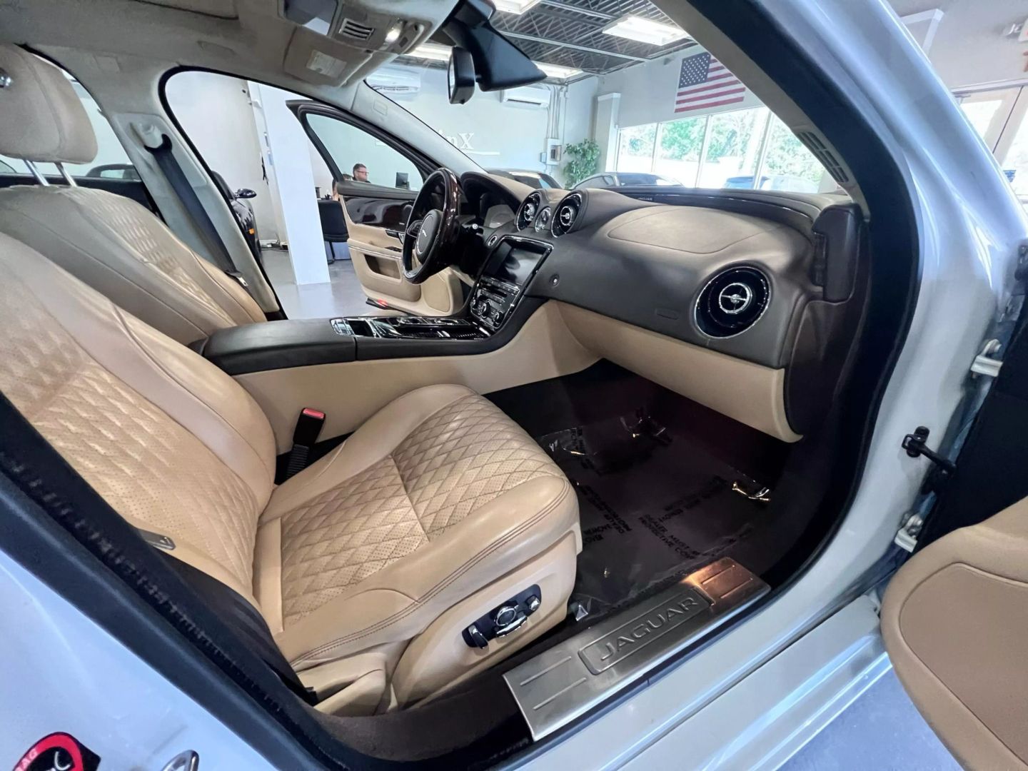 2016 Jaguar Xj Xjl Portfolio Sedan 4d - Image 36