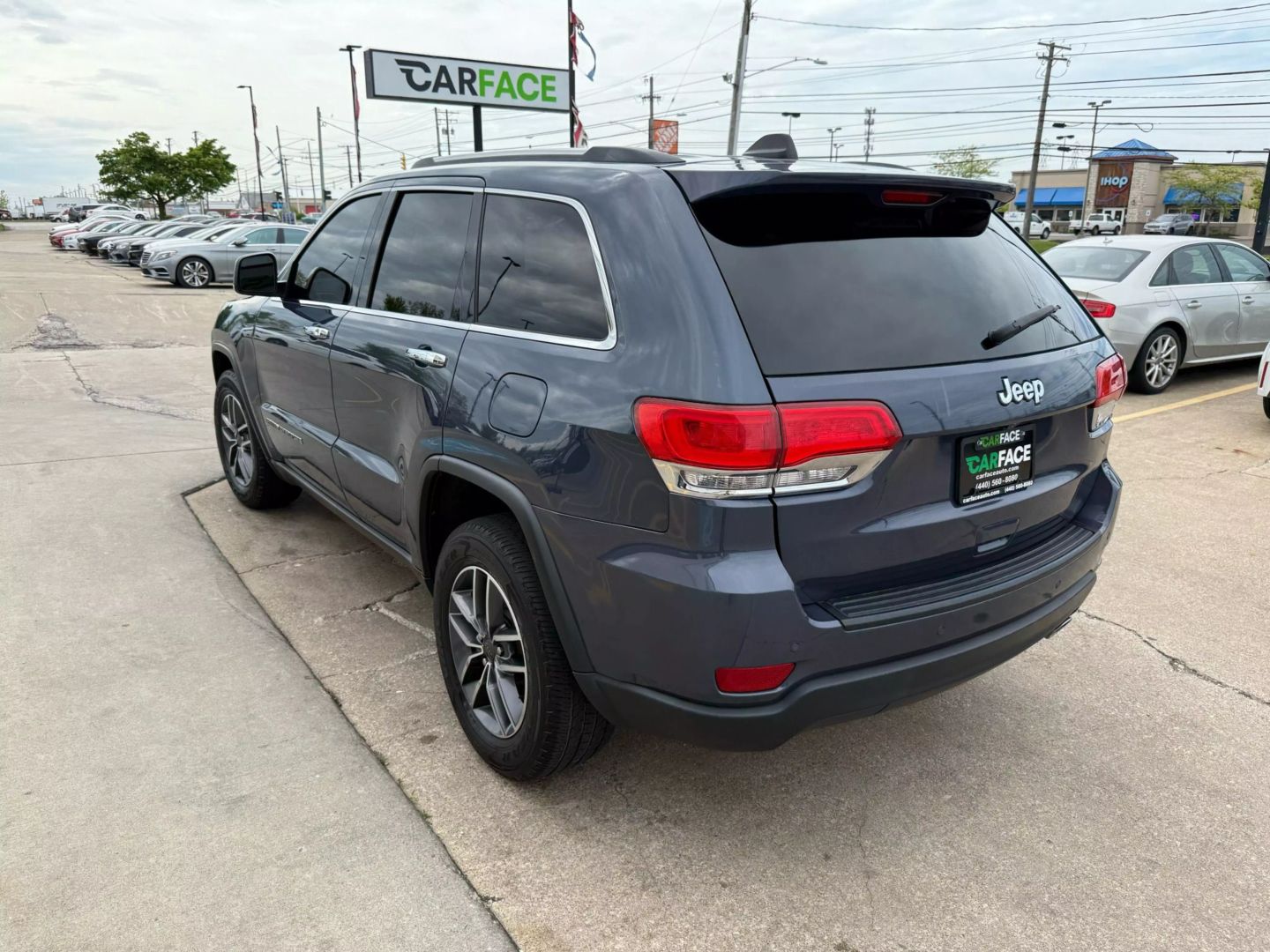2020 Jeep Grand Cherokee - Image 8