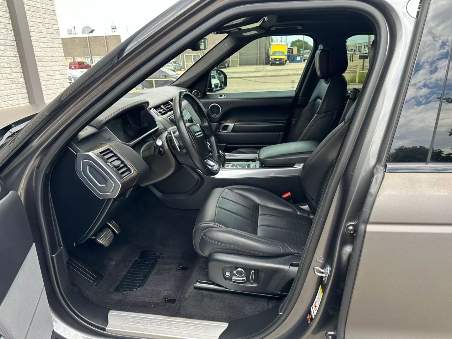 2018 Land Rover Range Rover Sport - Image 28