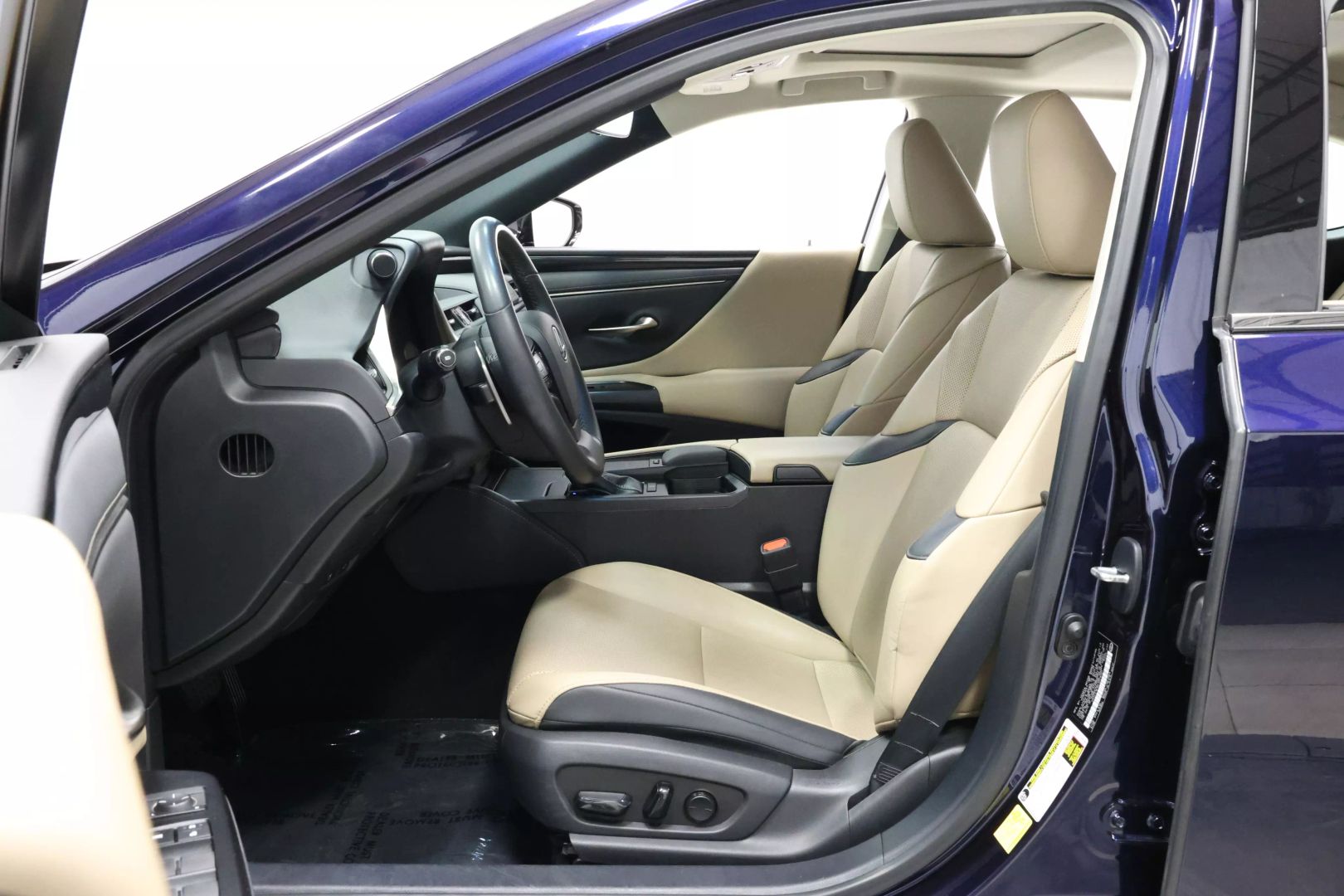 2020 Lexus Es - Image 13
