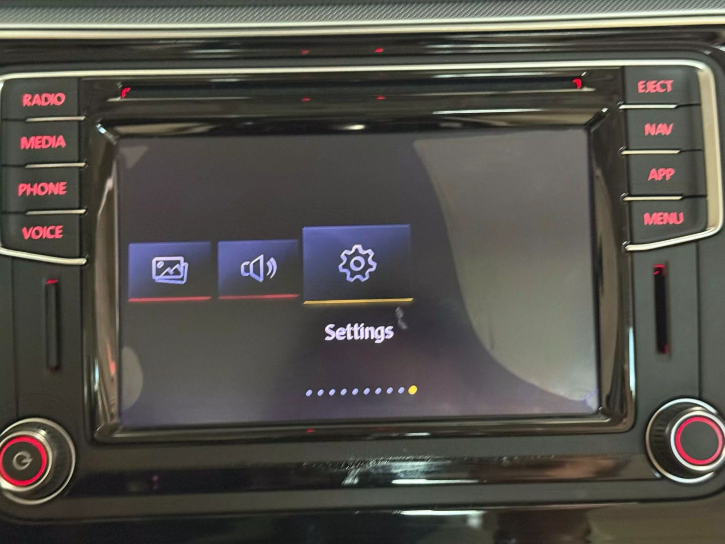 2019 Volkswagen Passat - Image 39