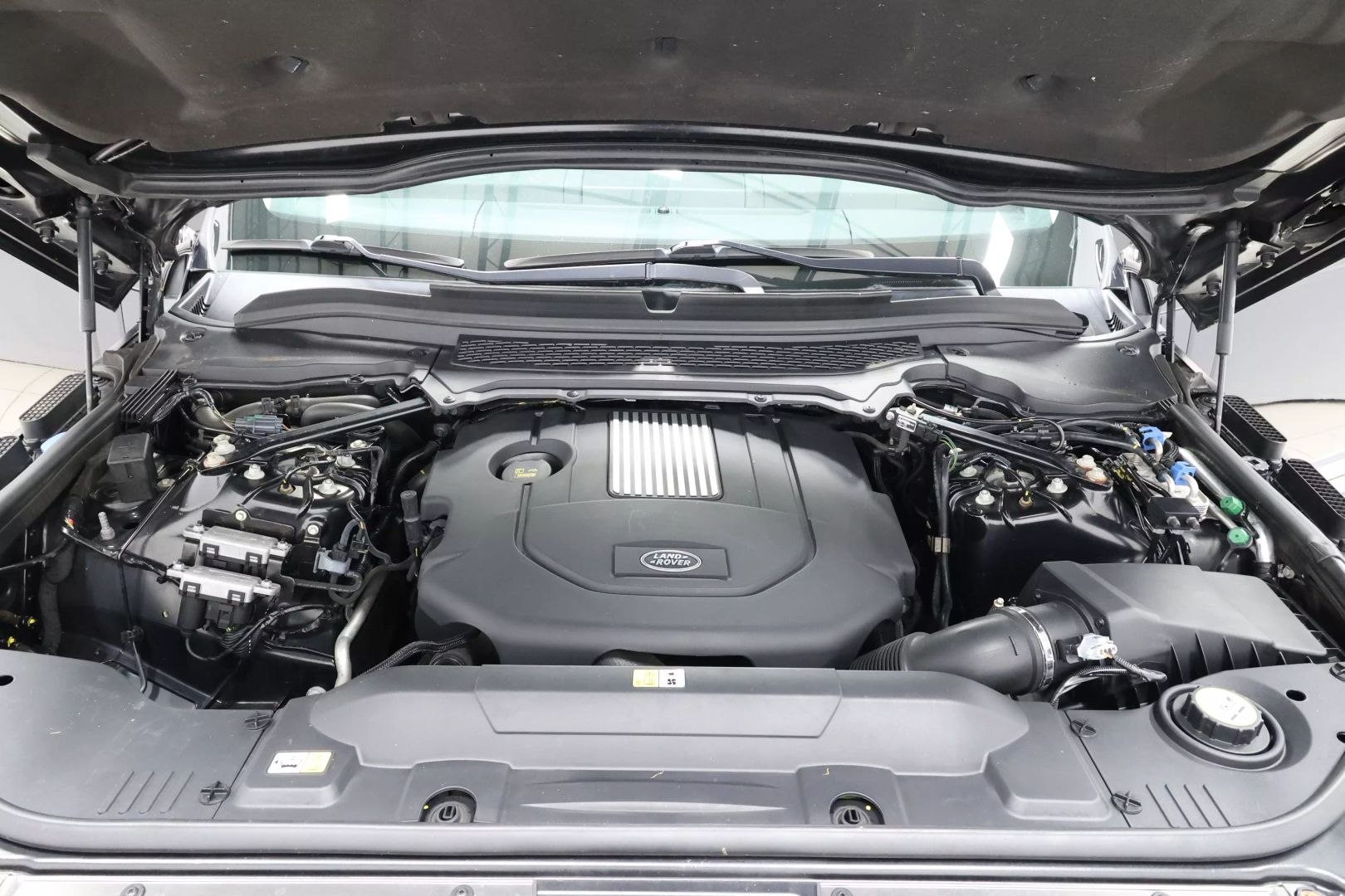2016 Land Rover Range Rover - Image 116