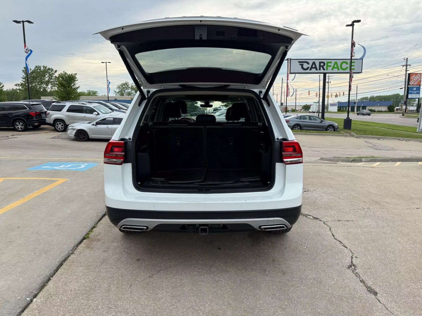 2020 Volkswagen Atlas - Image 11