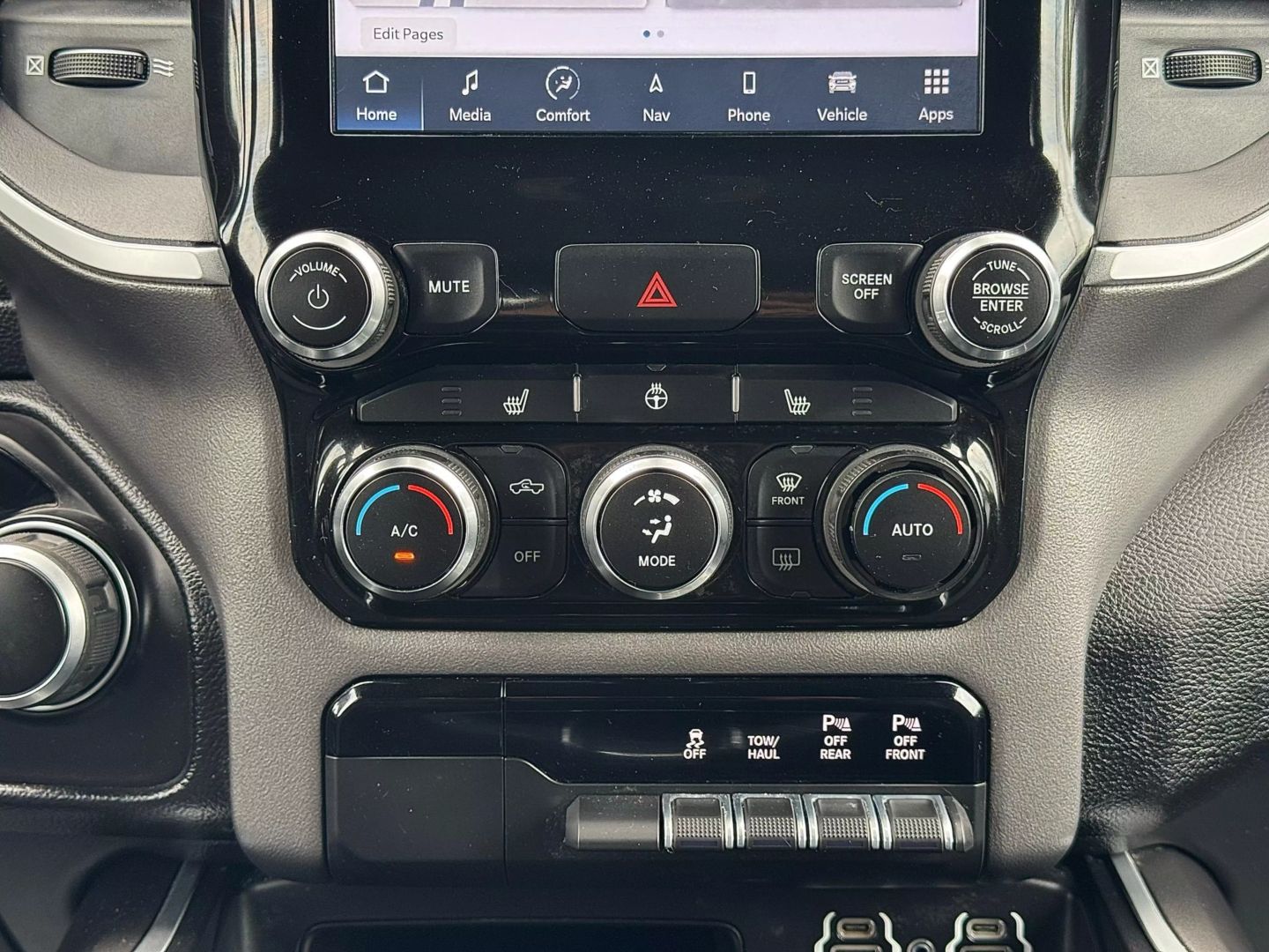 2022 Ram 1500 Crew Cab - Image 28