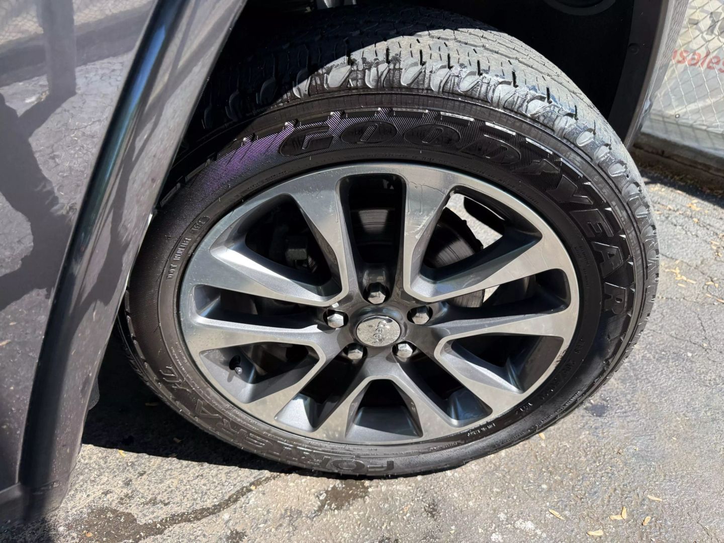 2018 Jeep Grand Cherokee - Image 50