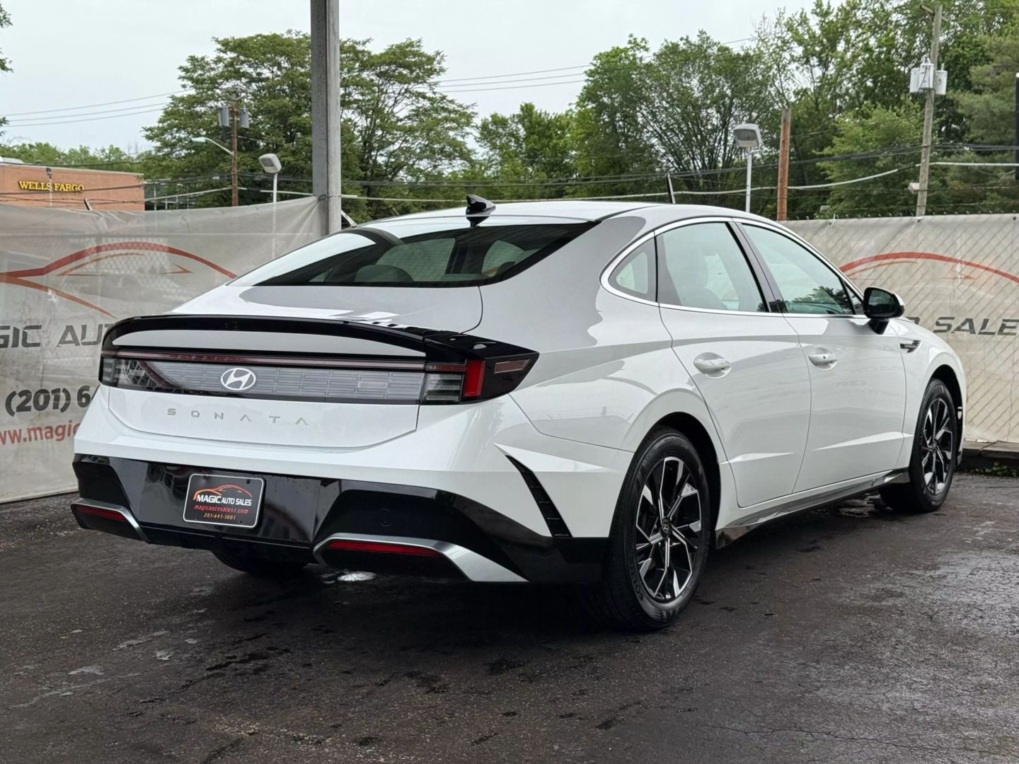 2025 Hyundai Sonata - Image 11