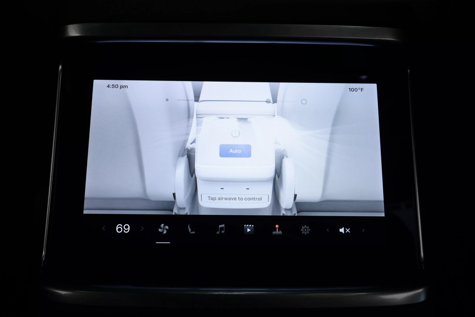 2022 Tesla Model X - Image 70