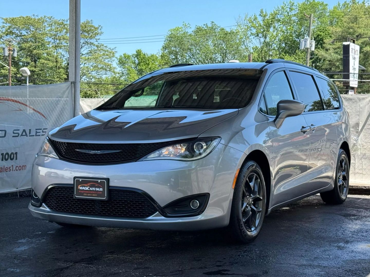 2019 Chrysler Pacifica - Image 3